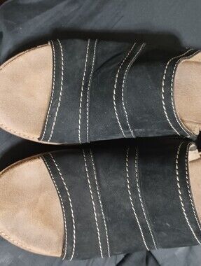 Black Suede Slide Sandals with Contrast Stitching
